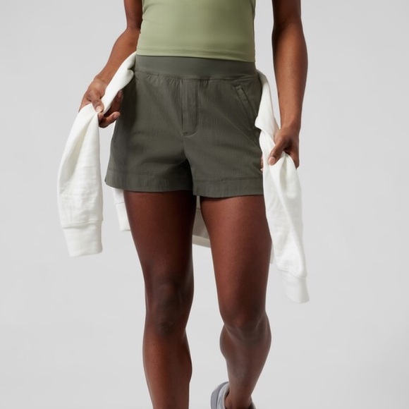 Athleta Pants - Athleta Trekkie North Short in Green